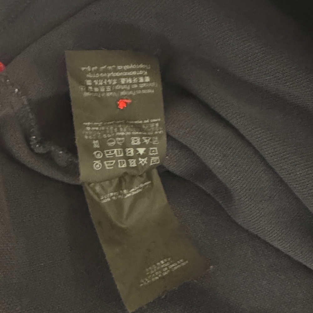 Carolina Herrera Men's Dark Blue Polo with Red Accents - Picture 9 of 10